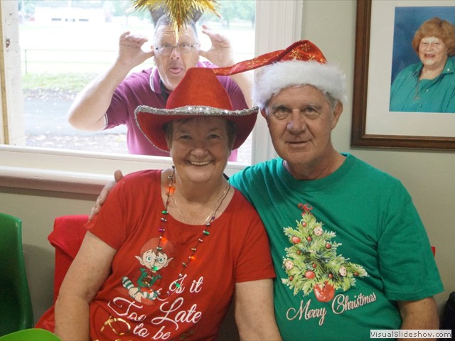 Shirley n Fred..look behind you!